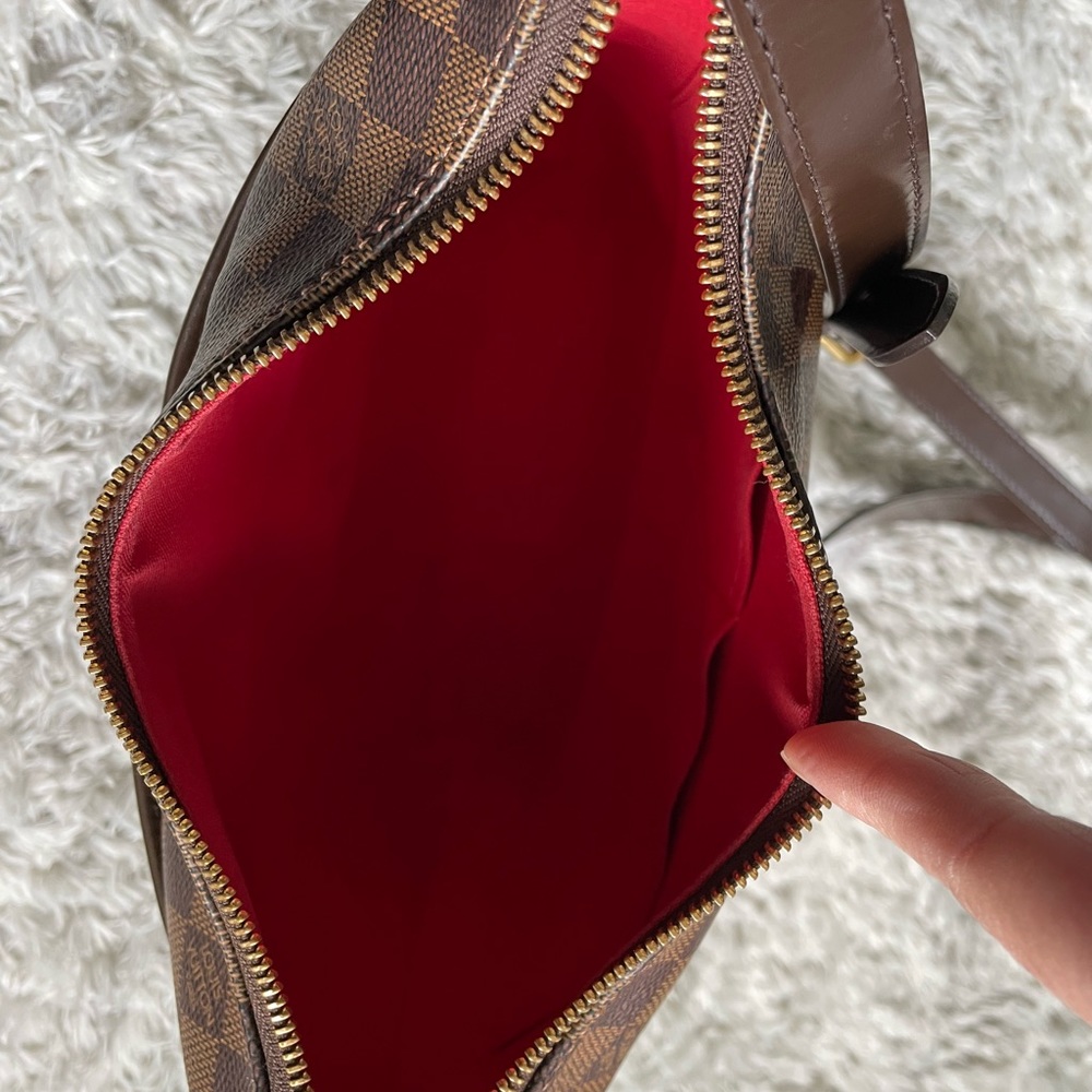 Louis Vuitton Bloomsbury PM Bag - Like New (Authentic) - Picture 4 of 15